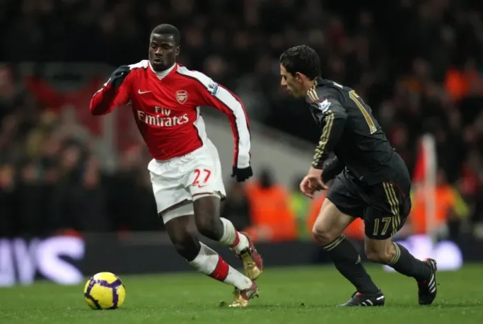 Framed Print : Emmanuel Eboue (Arsenal) Maxi Rodriguez (Liverpool). Arsenal 1: 0 Liverpool Framed Print : Emmanuel Eboue (Arsenal) Maxi Rodriguez (Liverpool). Arsenal 1: 0 Liverpool