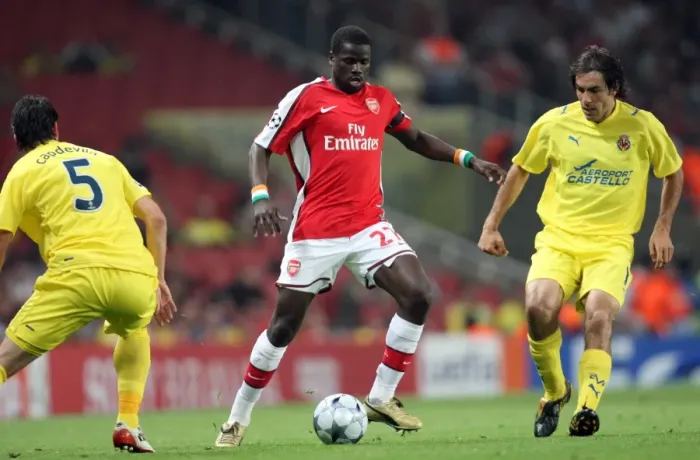 Framed Print : Emmanuel Eboue (Arsenal) Robert Pires and Joan Capdevila (Villarreal) Framed Print : Emmanuel Eboue (Arsenal) Robert Pires and Joan Capdevila (Villarreal)