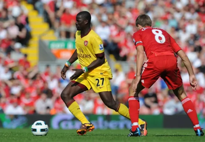 Framed Print : Emmanuel Eboue (Arsenal) Steven Gerrard (Liverpool). Liverpool 1: 1 Arsenal