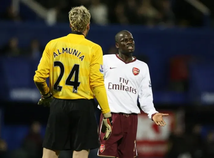 Framed Print : Emmanuel Eboue and Manuel Almunia (Arsenal) Framed Print : Emmanuel Eboue and Manuel Almunia (Arsenal)