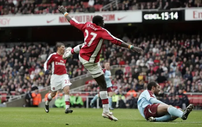 Framed Print : Emmanuel Eboue scores Arsenals 3rd goal past Clarke Carlisle