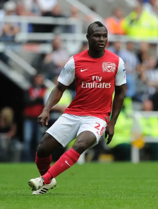 Framed Print : Emmanuel Frimpong in Action: Newcastle United vs Arsenal, Premier League 2011-12 Framed Print : Emmanuel Frimpong in Action: Newcastle United vs Arsenal, Premier League 2011-12