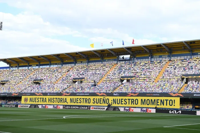 Framed Print : Empty Estadio de la Ceramica: Arsenal Faces Villarreal in UEFA Europa League Semi-Final Amidst Pandemic Restrictions