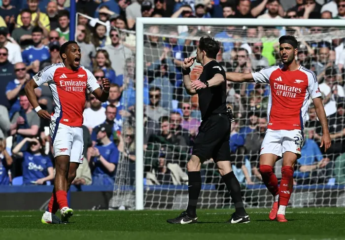 Framed Print : Everton FC v Arsenal FC - Premier League Framed Print : Everton FC v Arsenal FC - Premier League