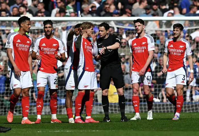 Framed Print : Everton FC v Arsenal FC - Premier League