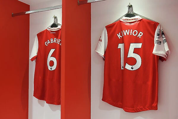 An Exclusive Look: Gabriel and Kiwior's Arsenal Match Shirts Before Arsenal vs Chelsea (2022-23)