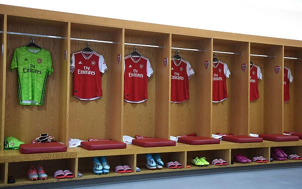 Exclusive: A Peek into Arsenal's Changing Room Before the Arsenal vs. Burnley Match (2019)