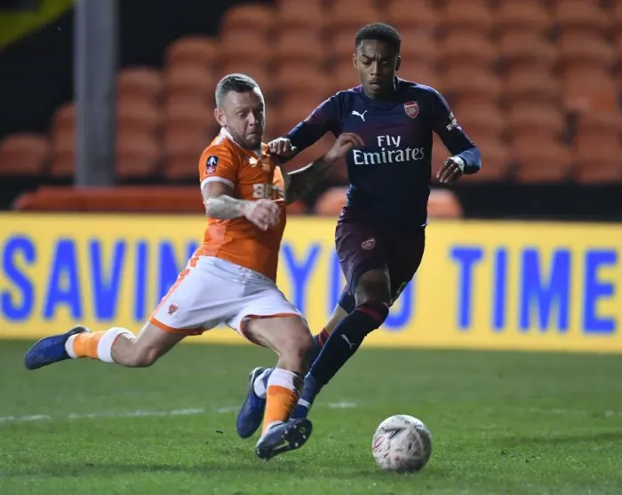 Framed Print : FA Cup Third Round: Joe Willock vs Jay Spearing - Blackpool vs Arsenal Framed Print : FA Cup Third Round: Joe Willock vs Jay Spearing - Blackpool vs Arsenal