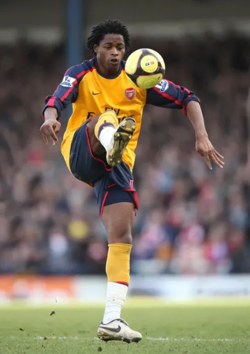Framed Print : The FA Cup Showdown: Alex Song and Arsenal's Scoreless Battle at Ninian Park (0:0) against Cardiff City, January 25, 2009 Framed Print : The FA Cup Showdown: Alex Song and Arsenal's Scoreless Battle at Ninian Park (0:0) against Cardiff City, January 25, 2009