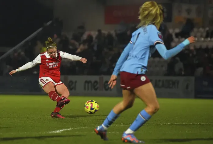 Framed Print : FA WSL Cup Semi-Final: Arsenal Women vs Manchester City Women - Kim Little's Showdown