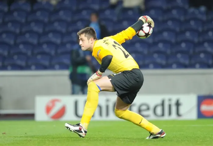 Framed Print : Fabianski in Action: Arsenal's UEFA Champions League Battle at FC Porto (17 / 2 / 2010) Framed Print : Fabianski in Action: Arsenal's UEFA Champions League Battle at FC Porto (17 / 2 / 2010)