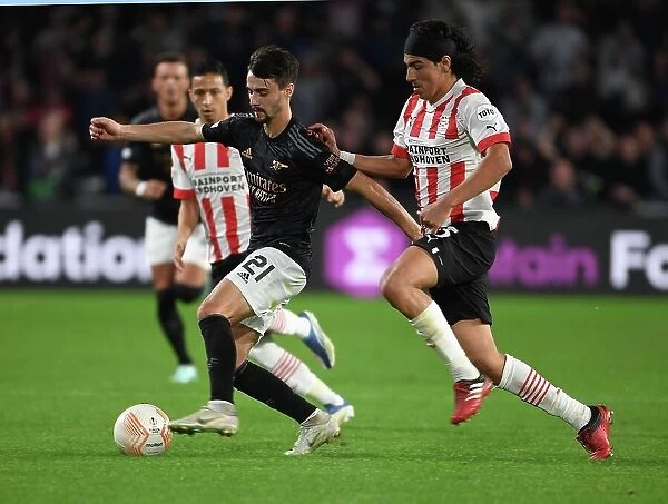 Fabio Vieira Breaks Past PSV's Erick Gutierrez in Arsenal's UEFA Europa League Clash (PSV Eindhoven vs Arsenal 2022-23)