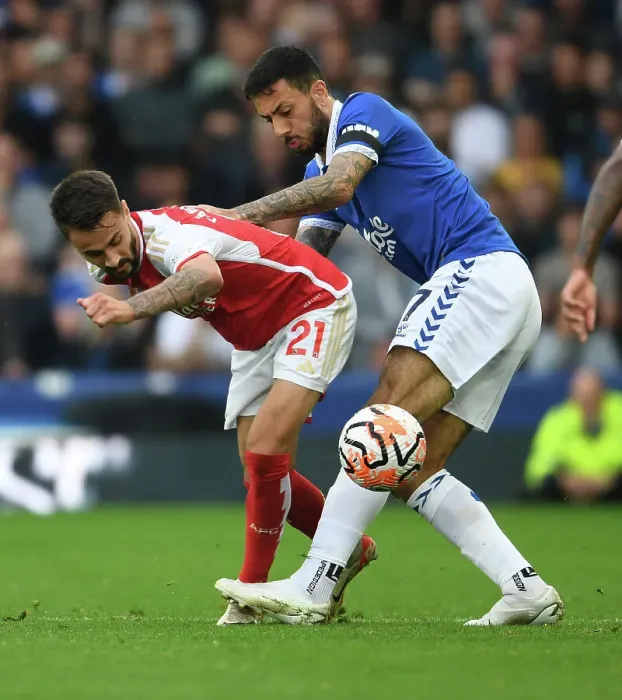 Framed Print : Fabio Vieira vs. Dwight McNeil: Battle at Goodison Park - Everton vs. Arsenal, Premier League 2023-24