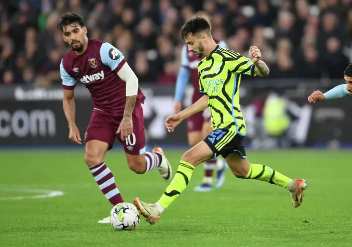 Framed Print : Fabio Vieira vs Lucas Paqueta: Battle in the Carabao Cup - West Ham United vs Arsenal, 2023-24 Framed Print : Fabio Vieira vs Lucas Paqueta: Battle in the Carabao Cup - West Ham United vs Arsenal, 2023-24