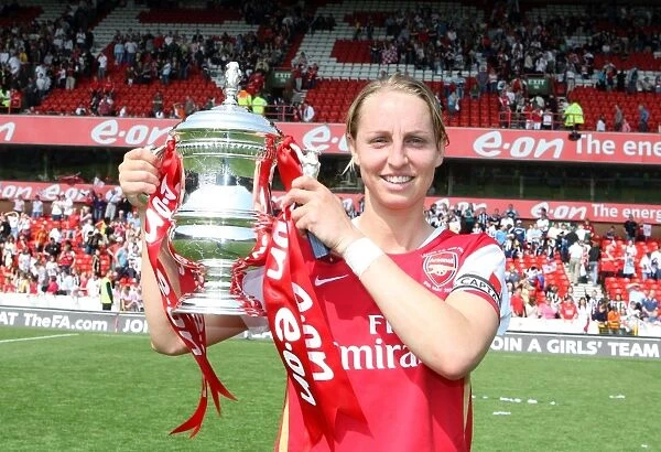 Faye White with the FA Cup: Arsenal's Victory in the FA Women's Cup Final against Leeds United (5 / 5 / 08)