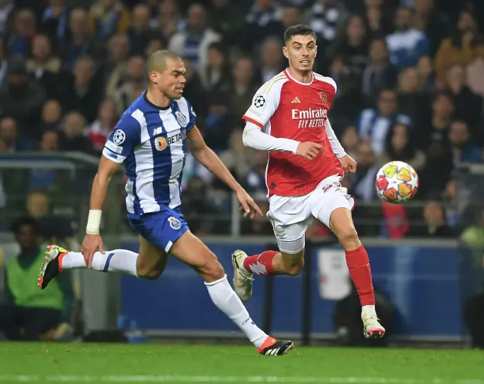 Framed Print : FC Porto v Arsenal FC: Round of 16 First Leg - UEFA Champions League 2023 / 24 Framed Print : FC Porto v Arsenal FC: Round of 16 First Leg - UEFA Champions League 2023 / 24