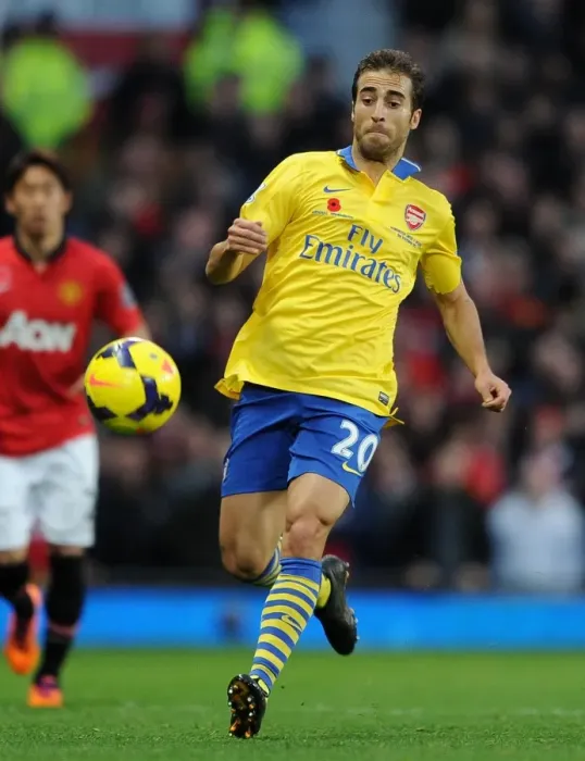 Framed Print : Flamini Fights On: Arsenal vs Manchester United, Premier League 2013-14