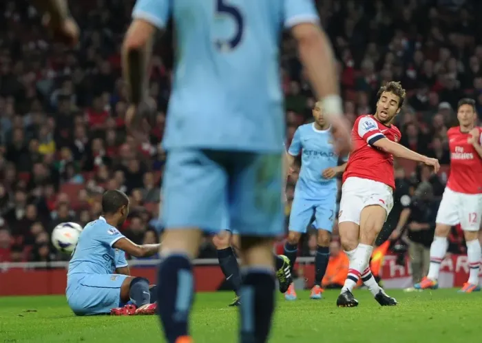 Framed Print : Flamini Stuns Manchester City: Arsenal's Thrilling Goal in Premier League Clash