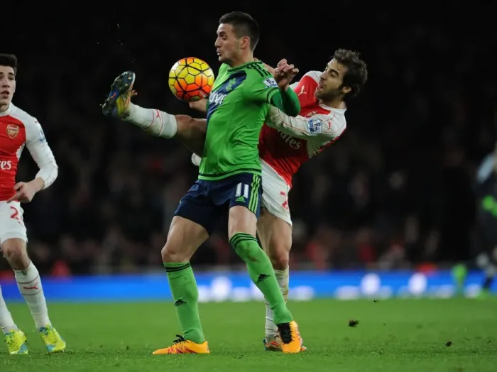 Framed Print : Flamini vs Tadic: Intense Arsenal vs Southampton Battle, Premier League 2015-16