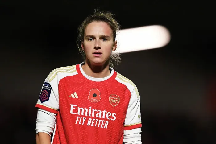 Framed Print : Focused Vivianne Miedema: Arsenal Women's Star in Conti Cup Showdown Against Bristol City