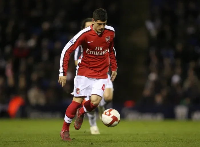 Framed Print : Fran Merida's Brilliant Performance: Arsenal Crushes West Bromwich Albion 3-1 in Premier League