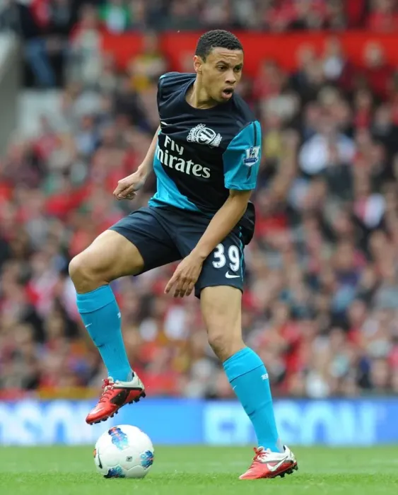 Framed Print : Francis Coquelin: Arsenal's Midfield Warrior at Old Trafford (2011-12)