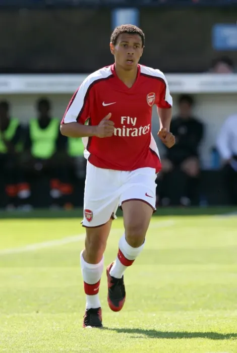 Framed Print : Francis Coquelin: Arsenal's Rising Star in Pre-Season Victory Against Barnet (2008)
