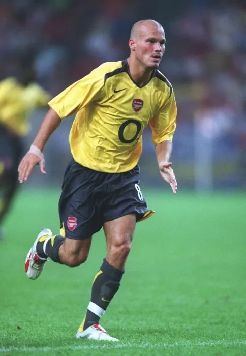 Framed Print : Freddie Ljungberg (Arsenal). Ajax 0: 1 Arsenal Framed Print : Freddie Ljungberg (Arsenal). Ajax 0: 1 Arsenal
