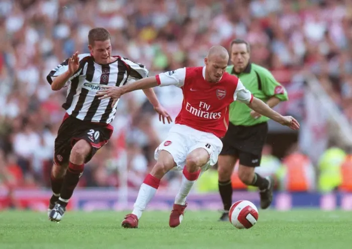 Framed Print : Freddie Ljungberg (Arsenal) Chris Armstrong (Sheff Utd)