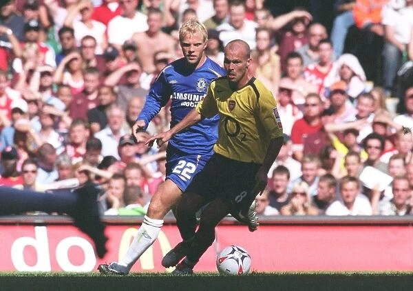 Freddie Ljungberg (Arsenal) Eidur Gudjohsen (Chelsea). Arsenal 1:2 Chelsea