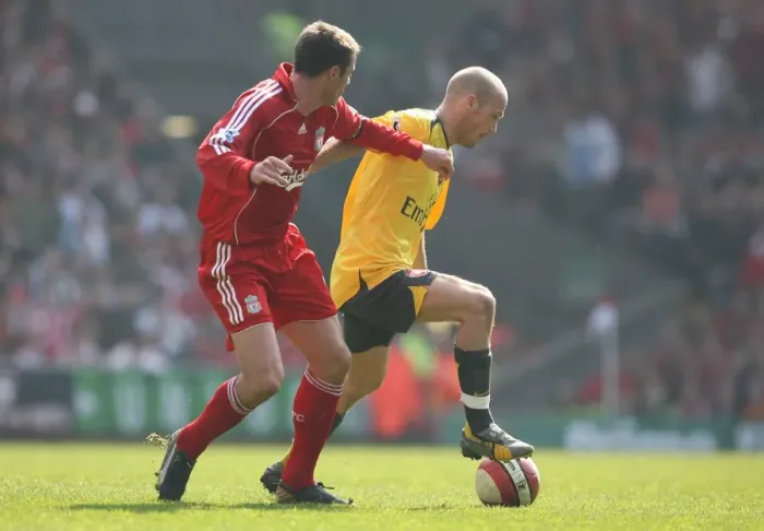 Framed Print : Freddie Ljungberg (Arsenal) Jamie Carragher (Liverpool) Framed Print : Freddie Ljungberg (Arsenal) Jamie Carragher (Liverpool)