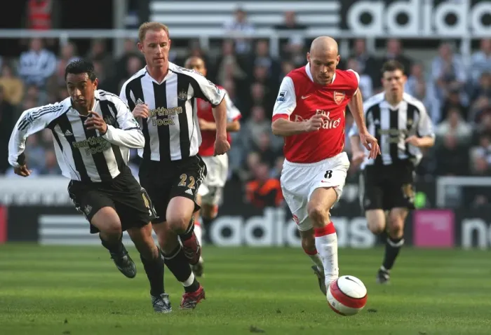 Framed Print : Freddie Ljungberg (Arsenal) Noberto Solano and Nicky Butt (Newcastle United) Framed Print : Freddie Ljungberg (Arsenal) Noberto Solano and Nicky Butt (Newcastle United)