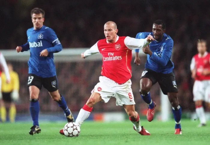 Framed Print : Freddie Ljungberg (Arsenal) Rafeal van der Vaart and Collin Benjamin (Hamburg) Framed Print : Freddie Ljungberg (Arsenal) Rafeal van der Vaart and Collin Benjamin (Hamburg)