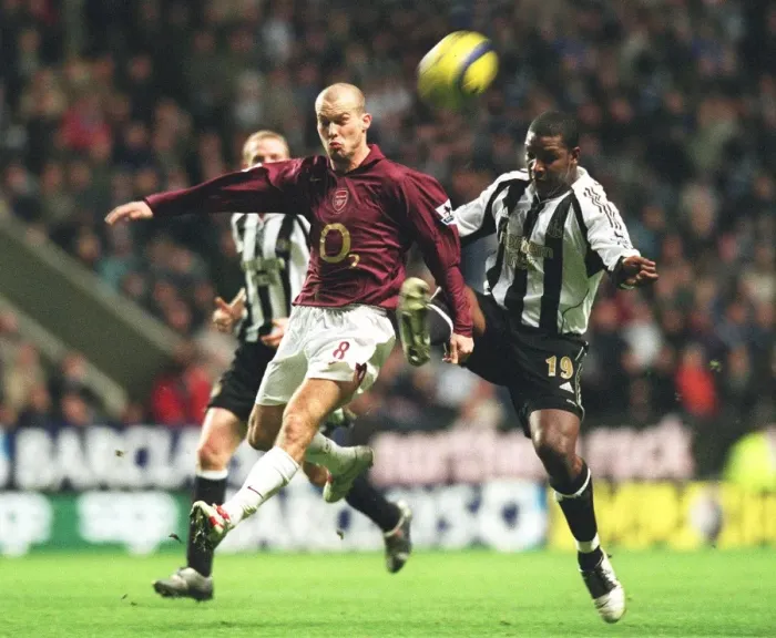 Framed Print : Freddie Ljungberg (Arsenal) Titus Bramble (Newcastle United) Framed Print : Freddie Ljungberg (Arsenal) Titus Bramble (Newcastle United)