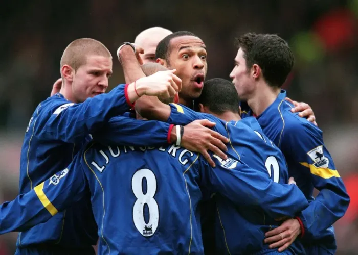 Framed Print : Freddie Ljungberg celebrates scoring Arsenals goal with Phillepe Senderos Framed Print : Freddie Ljungberg celebrates scoring Arsenals goal with Phillepe Senderos
