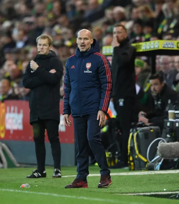 Framed Print : Freddie Ljungberg Leads Arsenal Against Norwich City in Premier League Clash Framed Print : Freddie Ljungberg Leads Arsenal Against Norwich City in Premier League Clash