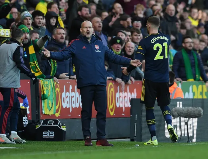 Framed Print : Freddie Ljungberg Leads Arsenal in Premier League Battle at Norwich City, December 2019