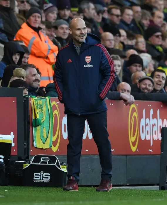 Framed Print : Freddie Ljungberg Leads Arsenal in Premier League Battle at Norwich City, December 2019