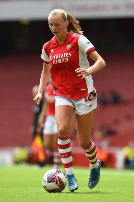 Framed Print : Frida Maanum in Action: Arsenal Women vs Chelsea Women, Mind Series 2021-22
