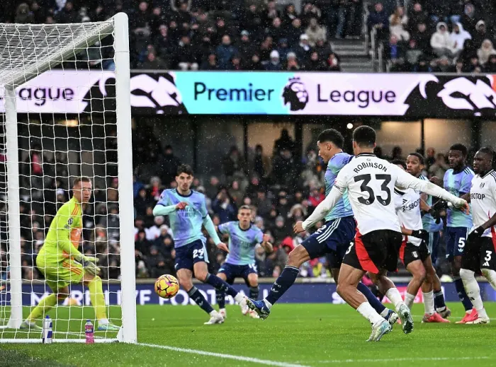 Framed Print : Fulham FC v Arsenal FC - Premier League