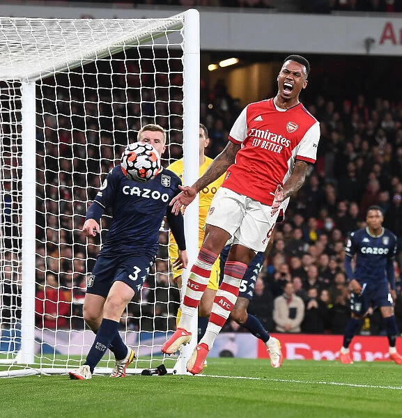 Gabriel in Action: Arsenal vs. Aston Villa, Premier League 2021-22