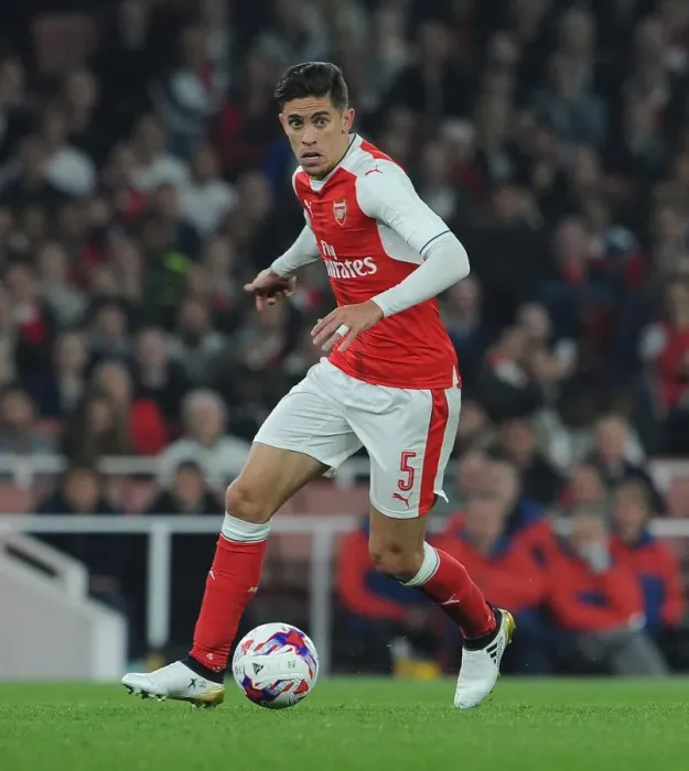 Framed Print : Gabriel in Action: Arsenal vs. Reading, EFL Cup 2016-17 Framed Print : Gabriel in Action: Arsenal vs. Reading, EFL Cup 2016-17