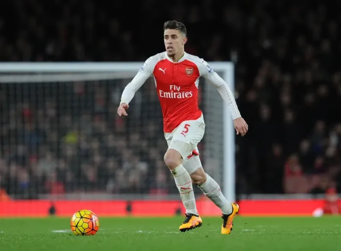 Framed Print : Gabriel in Action: Arsenal vs Southampton, Premier League 2015-16