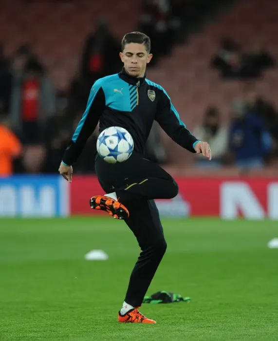 Framed Print : Gabriel of Arsenal Preparing for Arsenal FC vs. GNK Dinamo Zagreb (2015-16 UEFA Champions League)