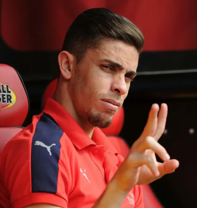 Framed Print : Gabriel Braces Up: Arsenal's Readiness for Premier League Battle Against Watford (2016-17)