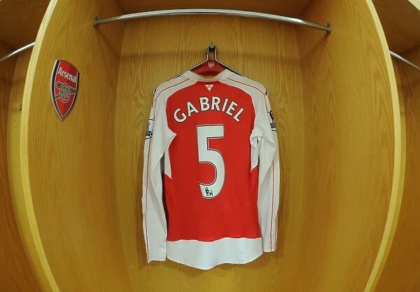 Gabriel Getting Ready: Arsenal vs Bournemouth (2015-16)