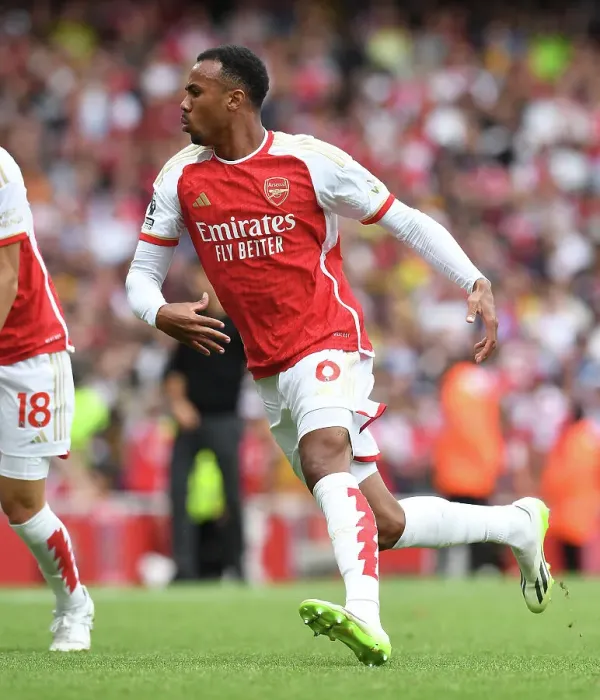 Framed Print : Gabriel Magalhães in Action: Arsenal vs. Nottingham Forest (2023-24 Premier League)