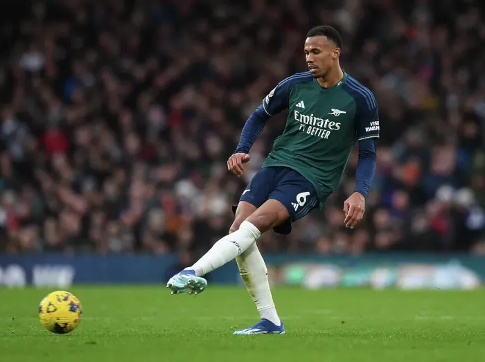 Framed Print : Gabriel Magalhaes in Action: Arsenal's Defensive Masterclass vs. Fulham (2023-24)