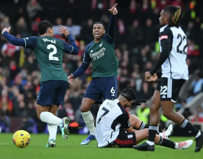 Framed Print : Gabriel Magalhaes in Action: Fulham vs Arsenal, Premier League 2023-24 Framed Print : Gabriel Magalhaes in Action: Fulham vs Arsenal, Premier League 2023-24
