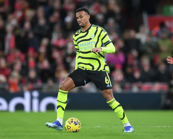 Framed Print : Gabriel Magalhaes Faces Off Against Liverpool in the 2023-24 Premier League Clash